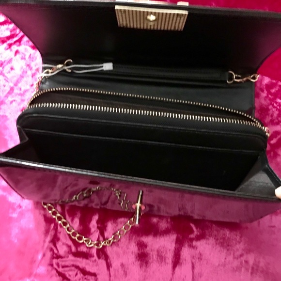 Black patent quilted clutch w gold chain handle - Picture 3 of 4